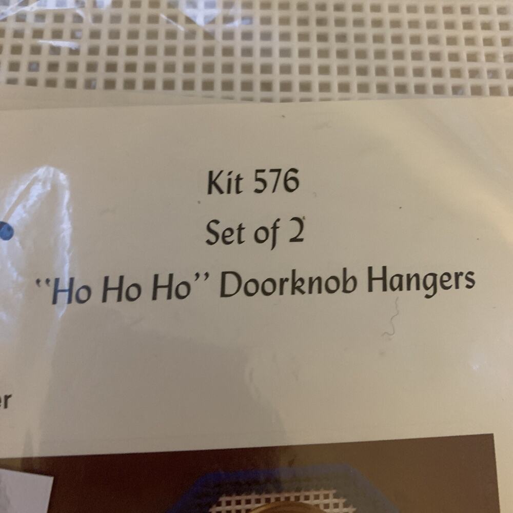 Santa Christmas Door Knob Hangers Betts Needle Art By Betty Schiller Kit #576 - Picture 4 of 5